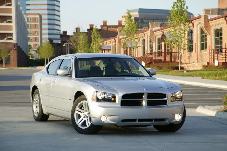  Dodge Charger R/T 2005 года  (фото 30 из 81)
